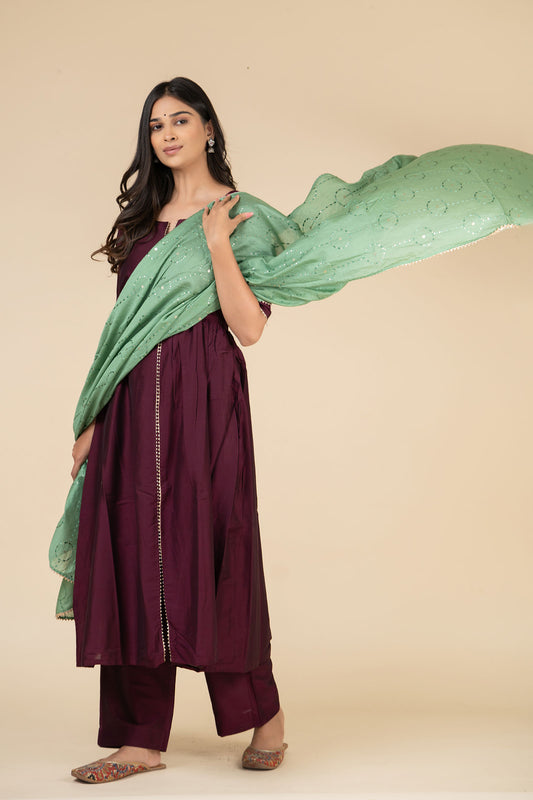 Kachnar Lace Suit Set