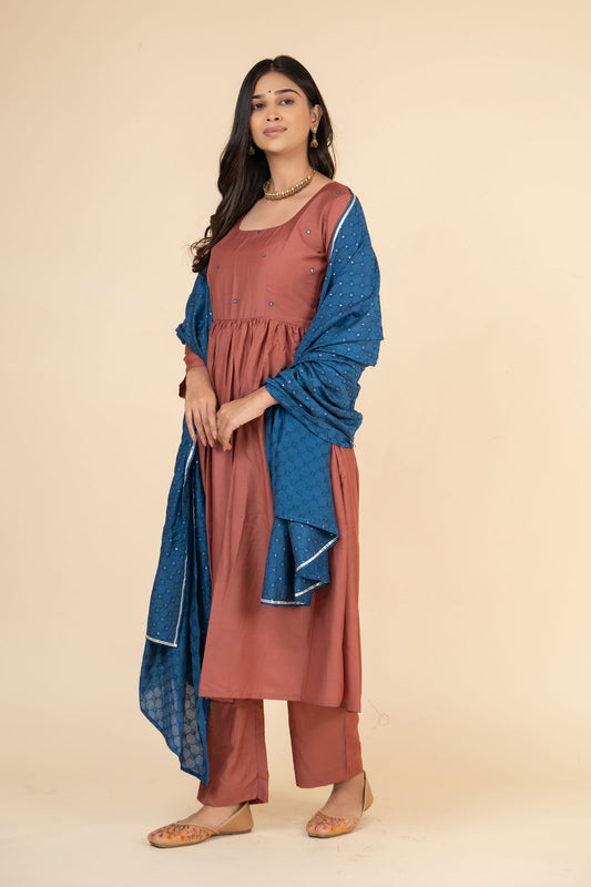 Guletura Embroidered Suit Set