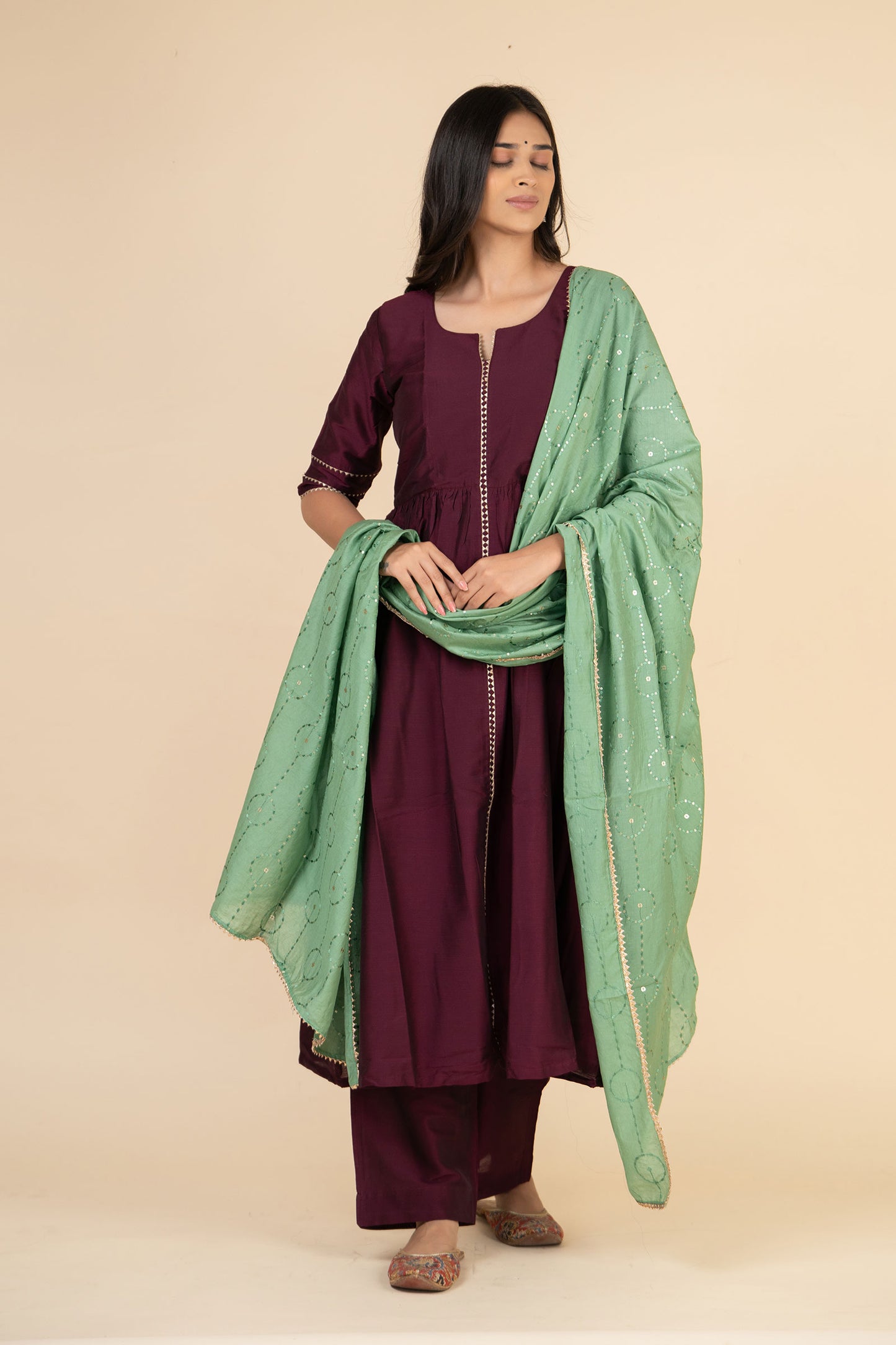 Kachnar Lace Suit Set