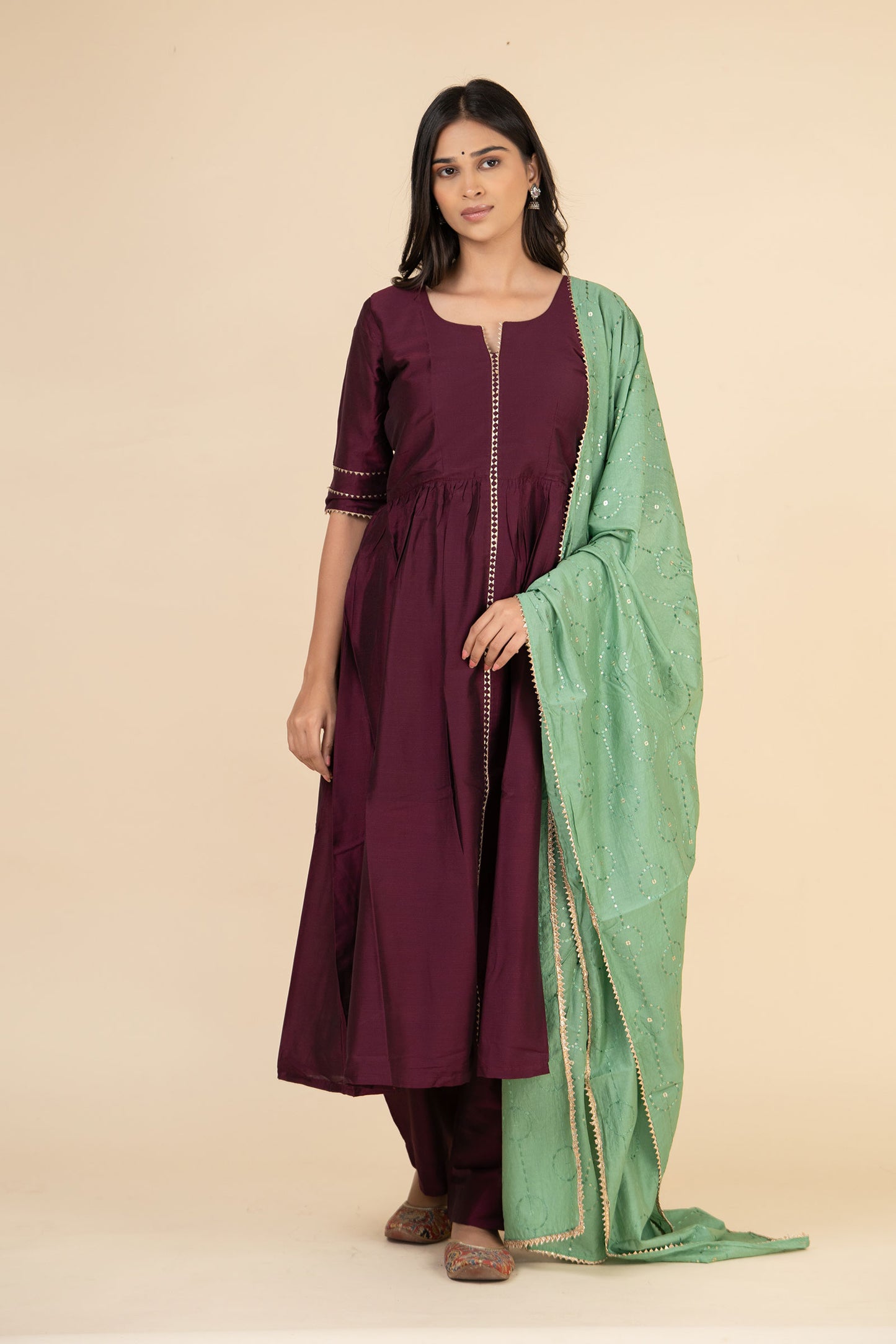 Kachnar Lace Suit Set