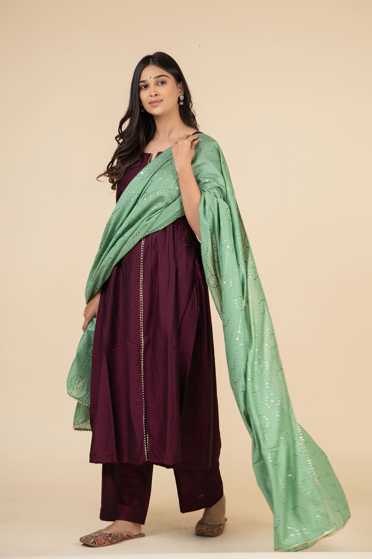 Kachnar Lace Suit Set