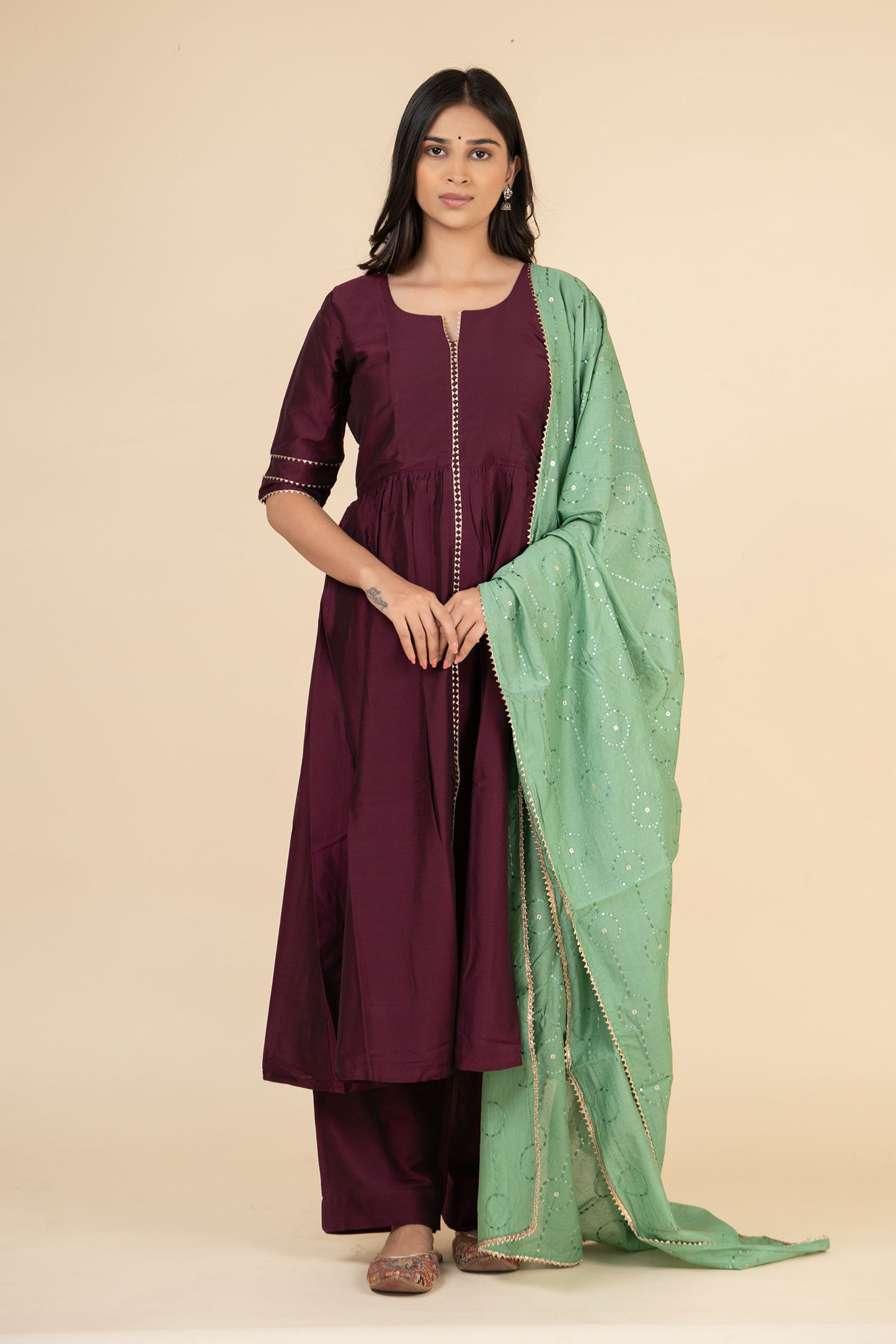 Kachnar Lace Suit Set