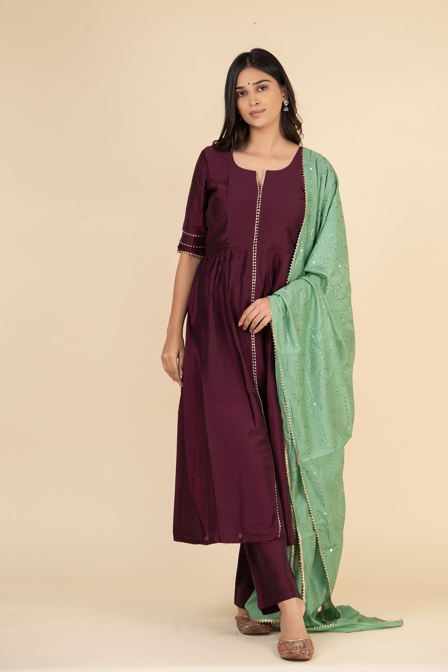 Kachnar Lace Suit Set