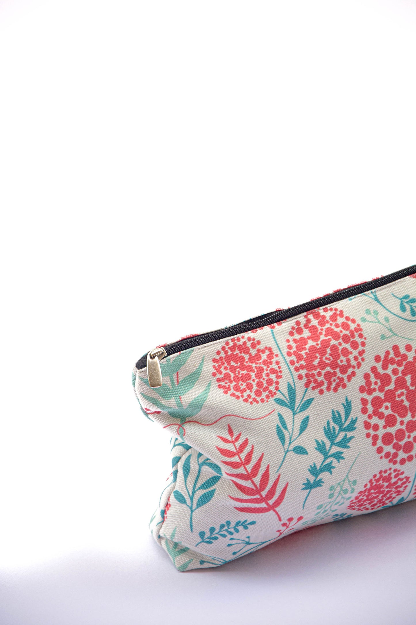 Summer Blooms Daily Essential Small Pouch