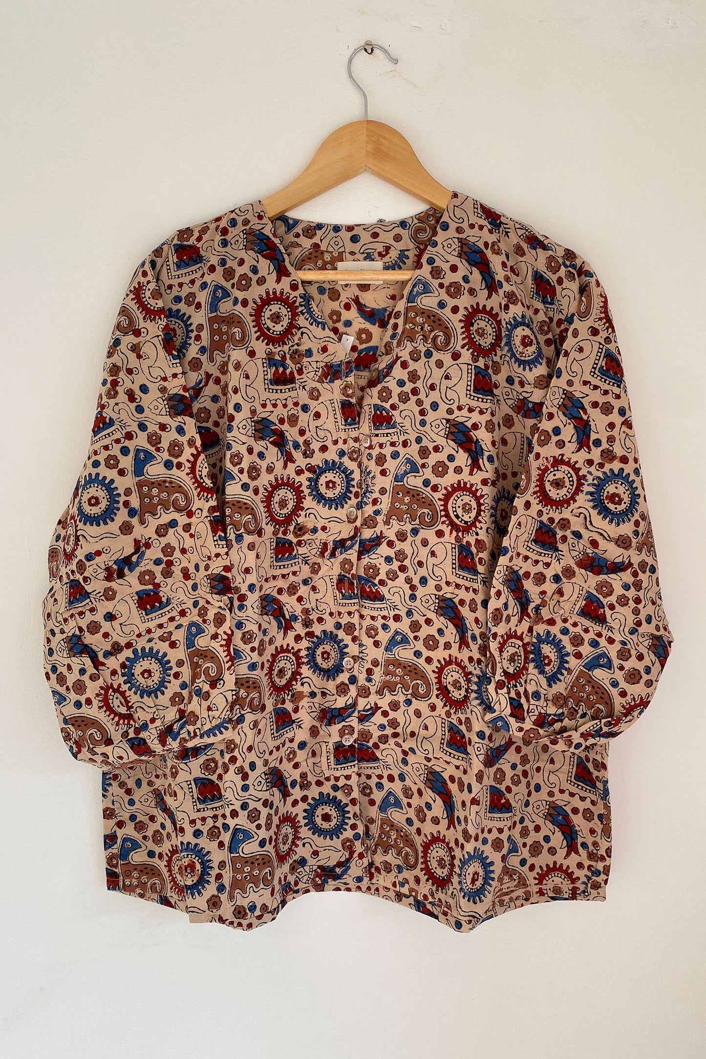 Traditional Elephant Print V-neck Shirt
