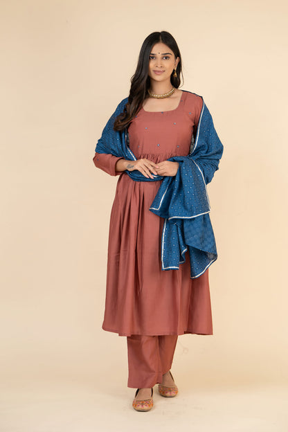 Guletura Embroidered Suit Set