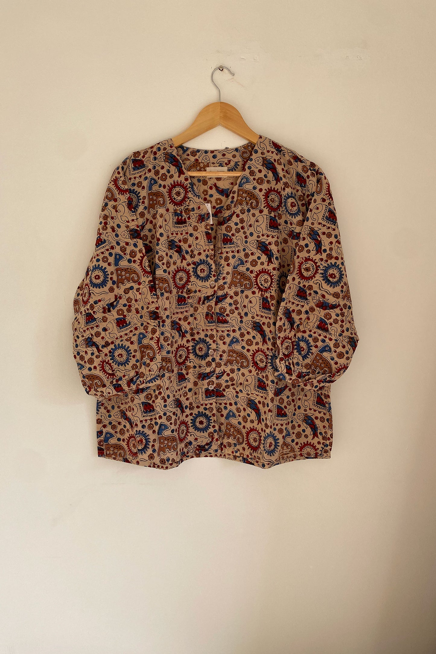 Traditional Elephant Print V-neck Shirt